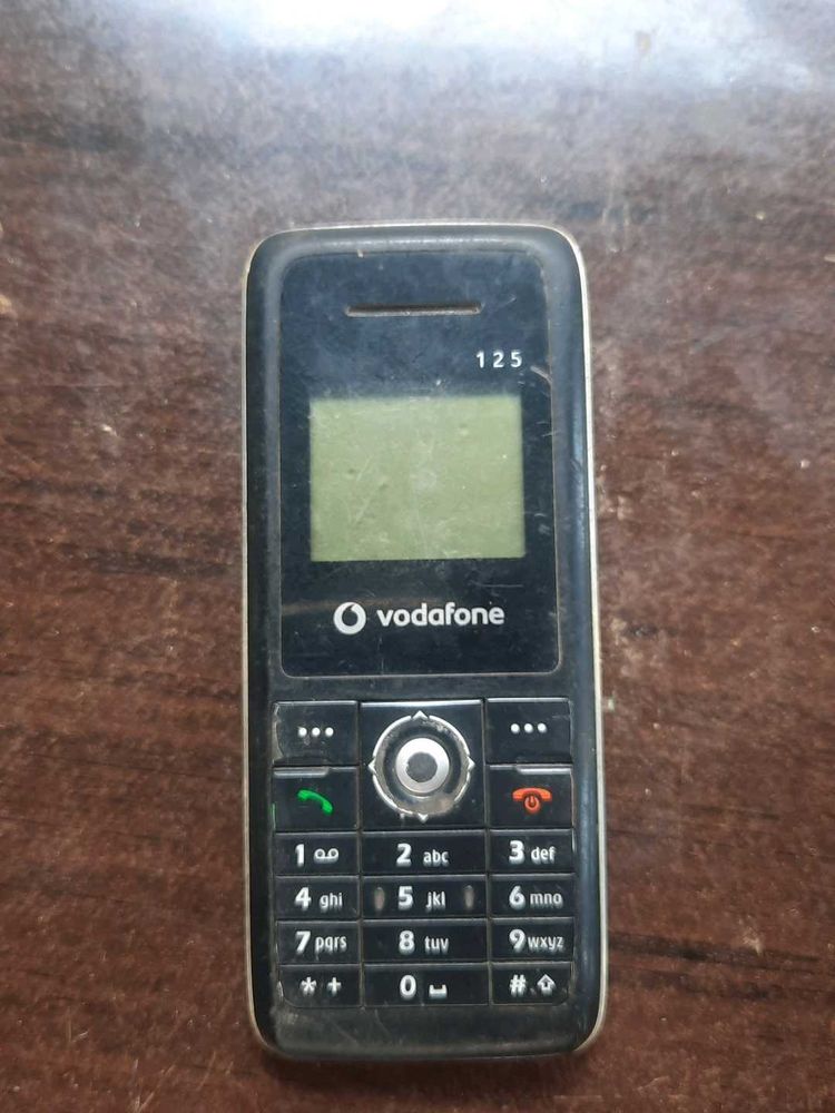 Vodafone 125 Classic Phone