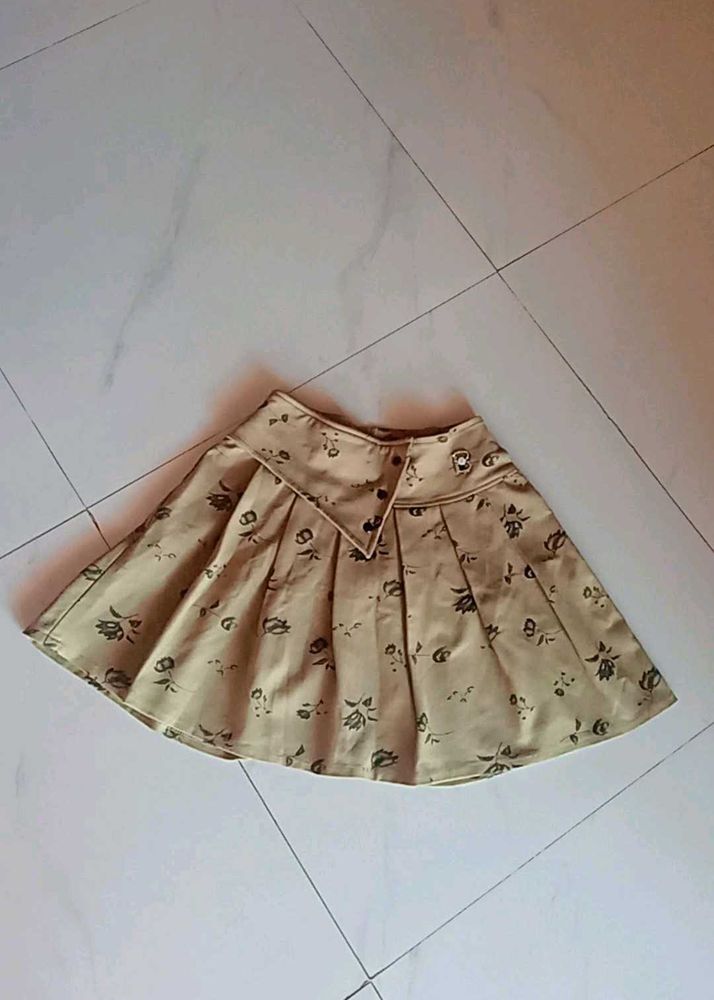 mini olive green skirt with inner short