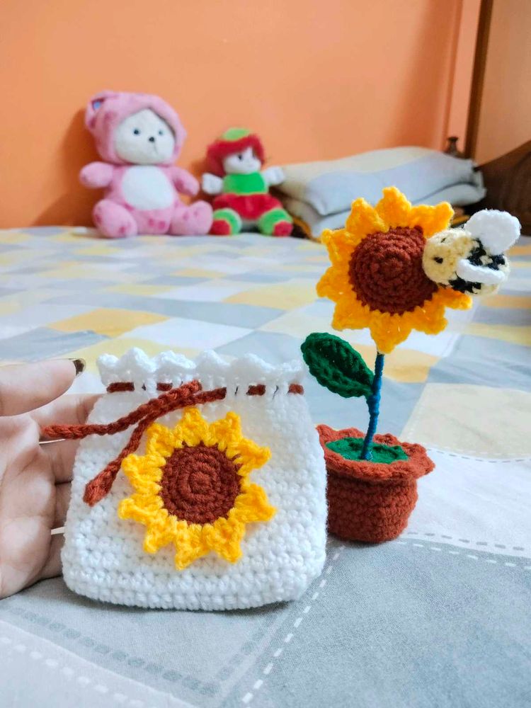 Crochet Sunflower pot and pouch combo ✨💛