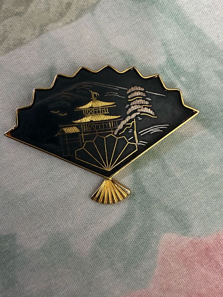 Sale!!Vintage Fan Brooch