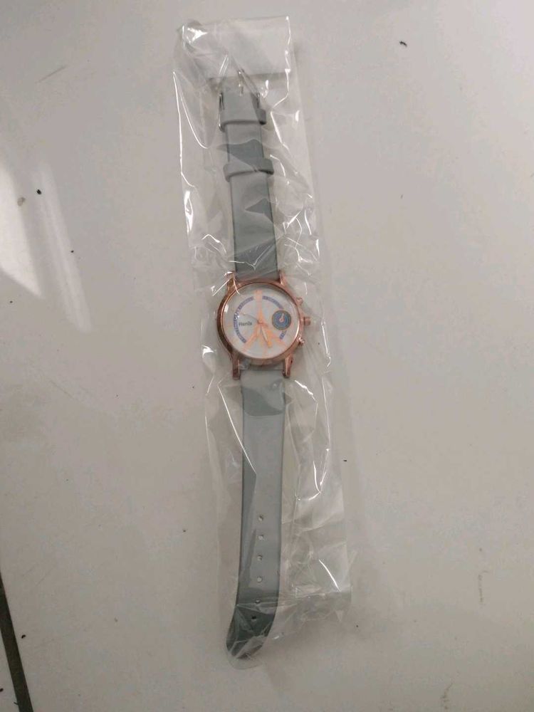 Stylish Women&#39;s Watch Grey Color