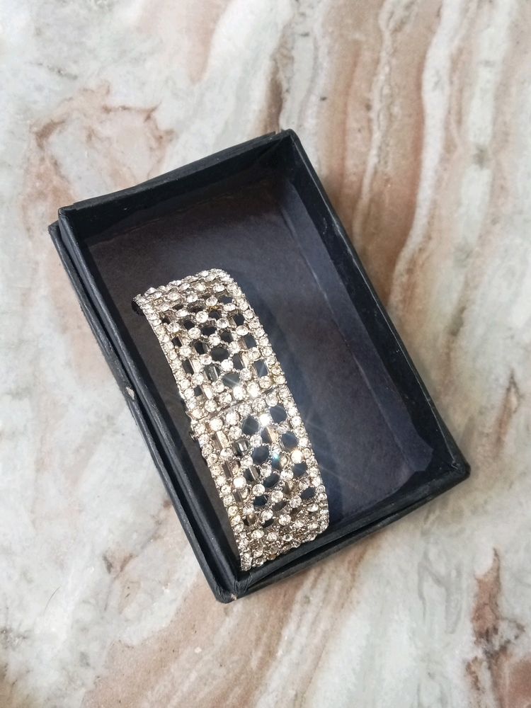 Queen Silver Plated Stone Bracelet