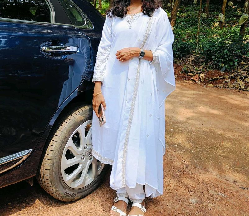 Elegant White Salwar Kameez
