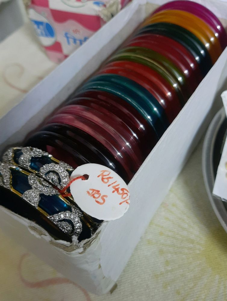 CHANGEABLE BANGLE SET IN 11 different COLORS