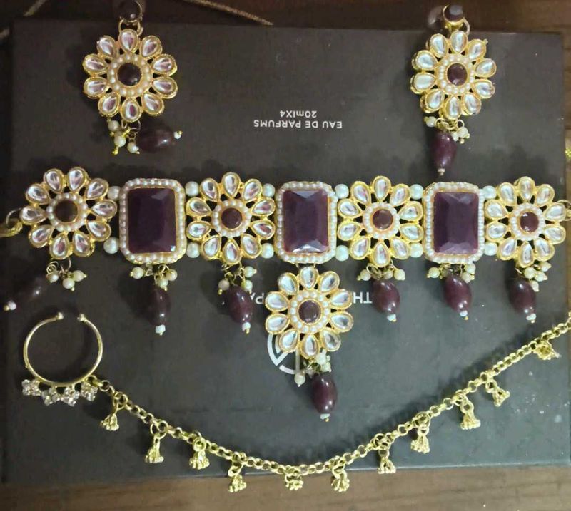 Elegant Kundan Jewelry Set