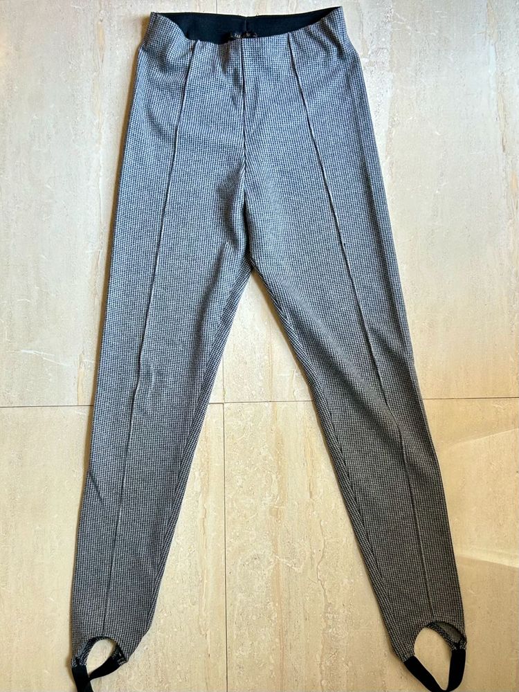 Stirrup leggings
