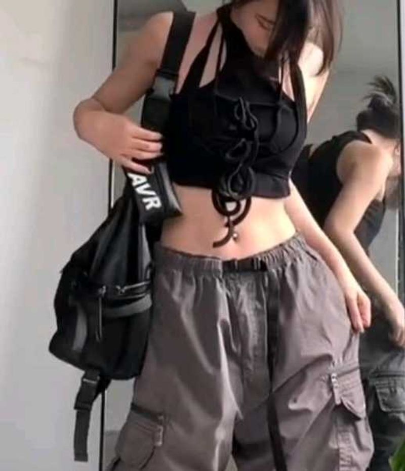 Newme Kpop Black Front Tie Up Cutout Crop Top