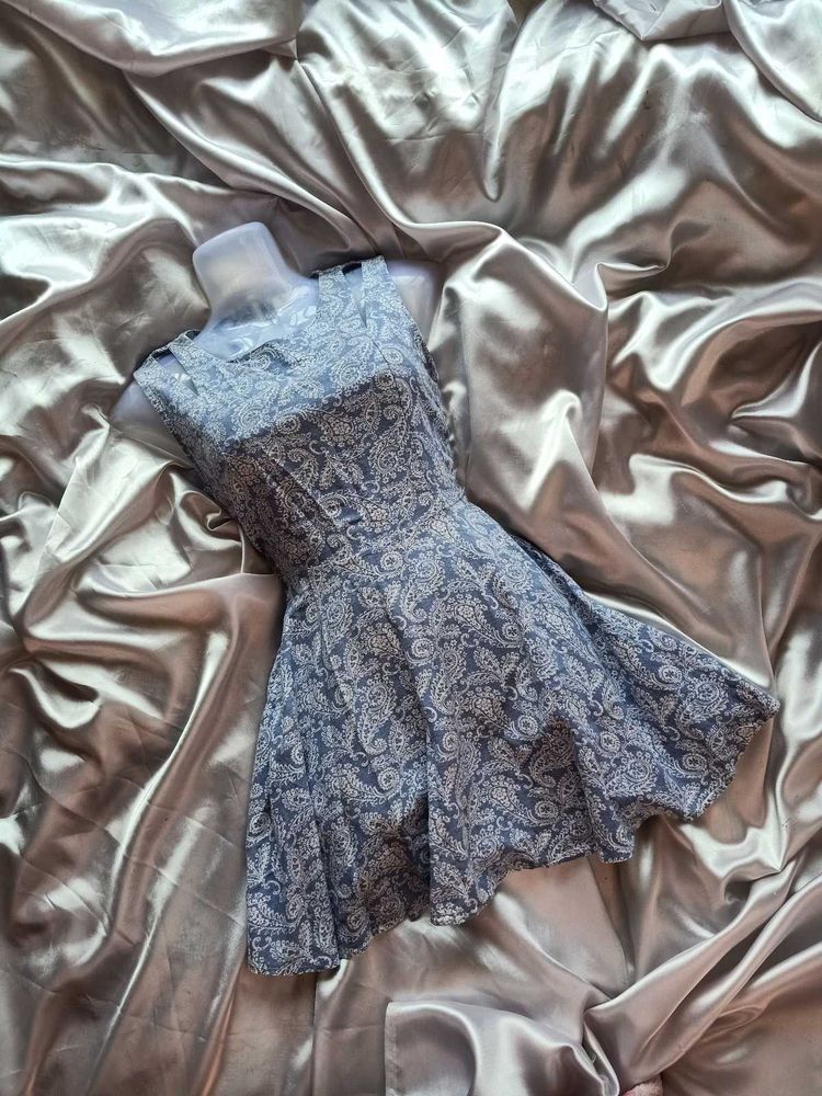 💙Paisley Fit &amp; Flare Dress💙