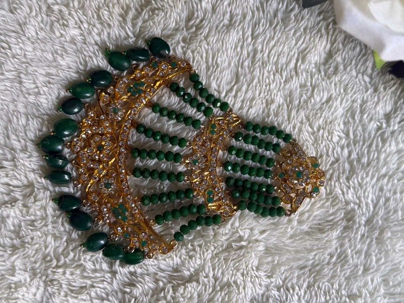 EMERAlD GREEN JHOOMER WITH TIKA