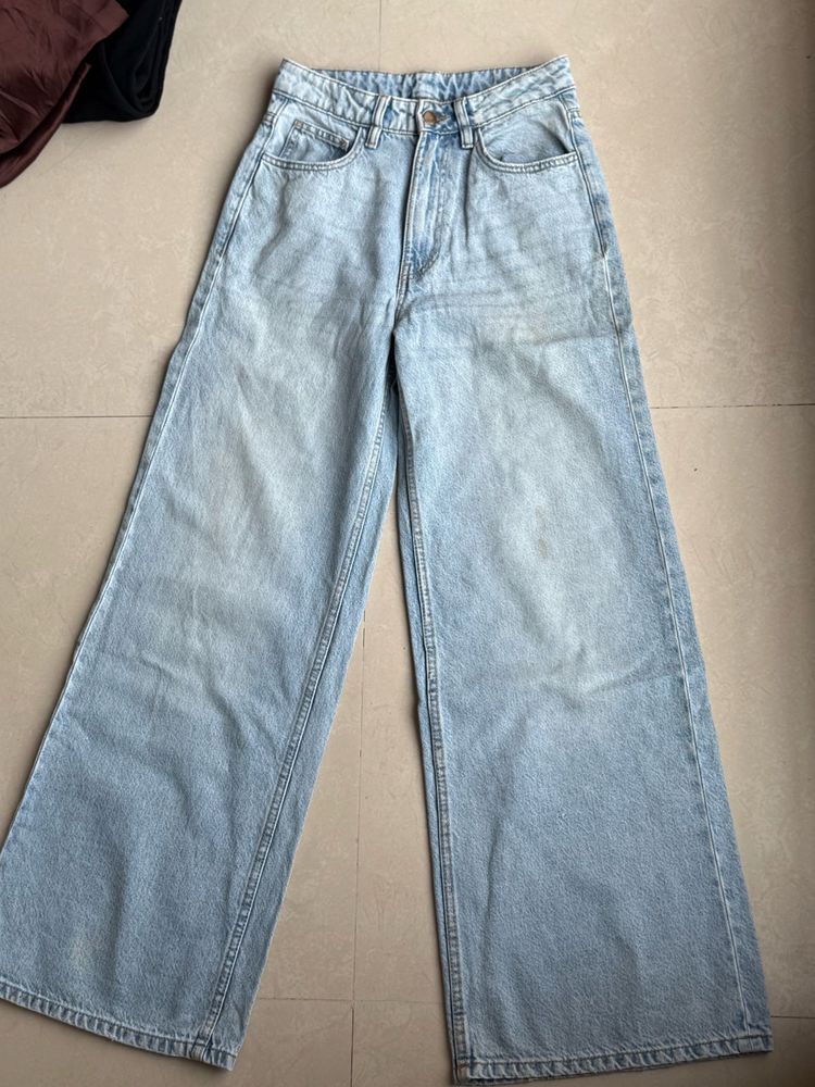 Wide Leg Light Wash Jeans