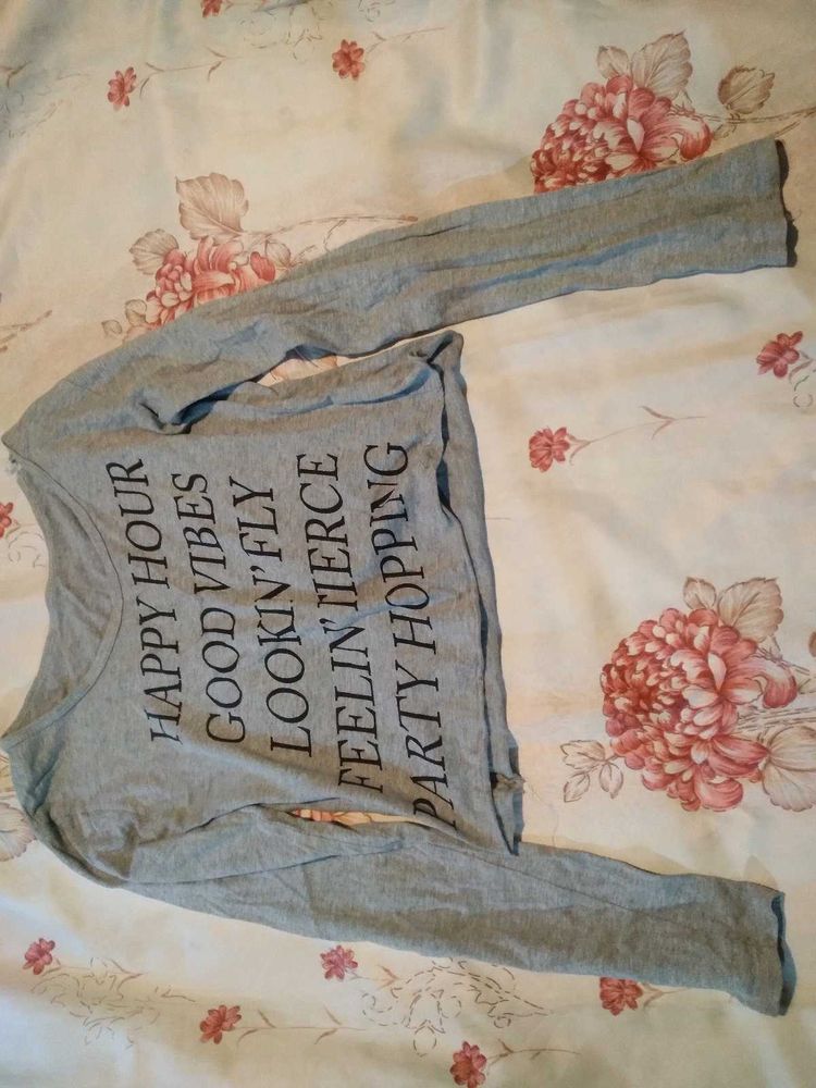 Gray Graphic Print Long Sleeve Crop Top