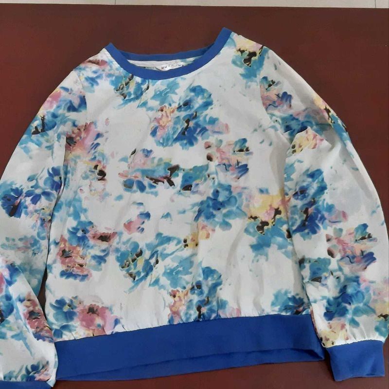 Lightweight summer / monsoon top for women