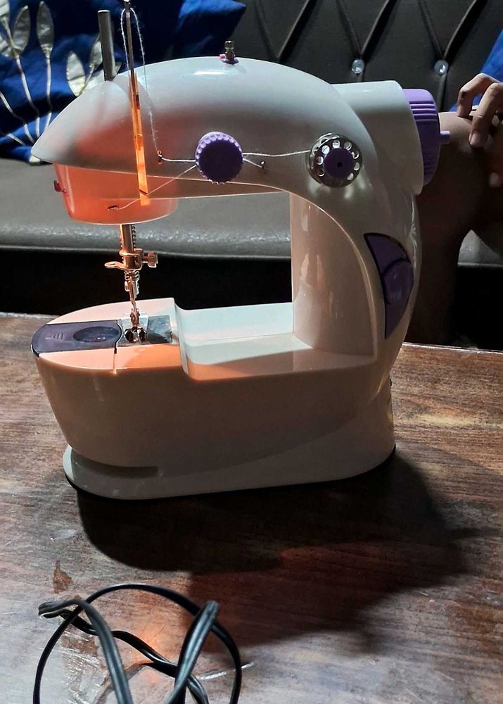 Electric Sewing Machine,Light Weight Portable