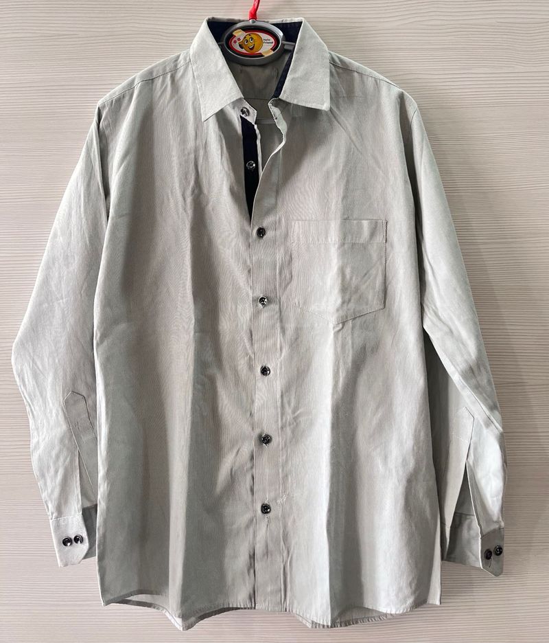 Men&#39;s Casual Shirt