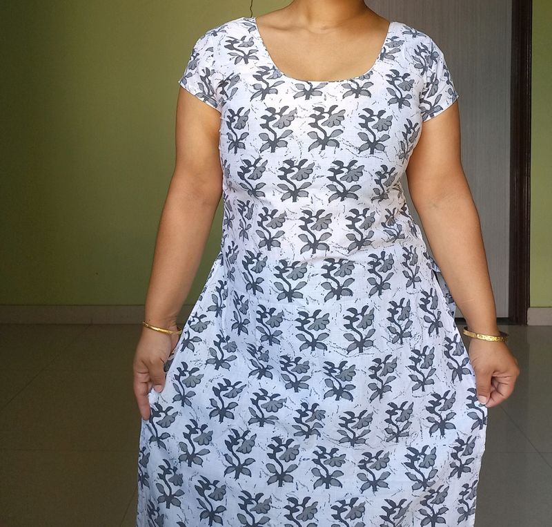 Women Kurti Black And White Round Neck