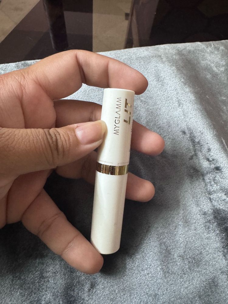 MyGlamm LIT Creamy Matte Lipstick
