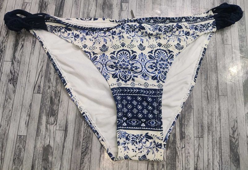 Floral Bikini Bottom 🧡