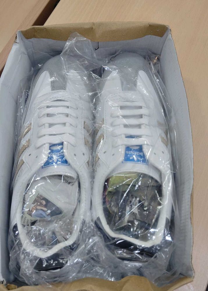 Sneaker