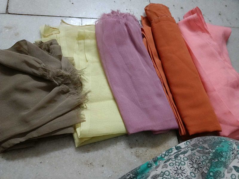 Set Of 7 Dupattas