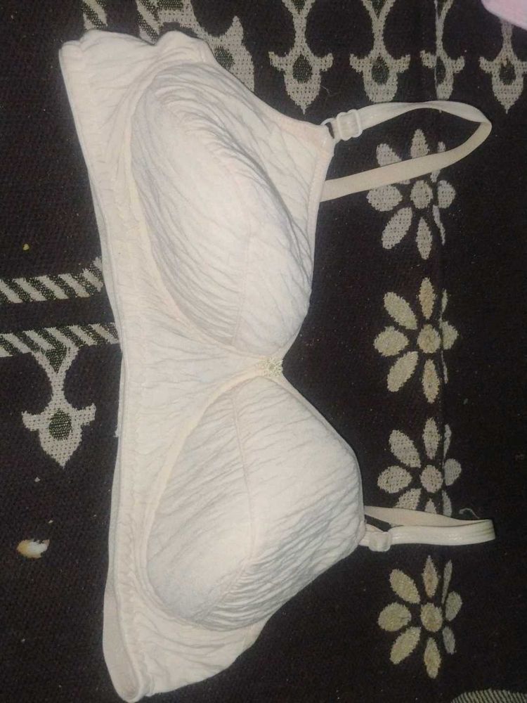 Vintage White Bra - size 34 A