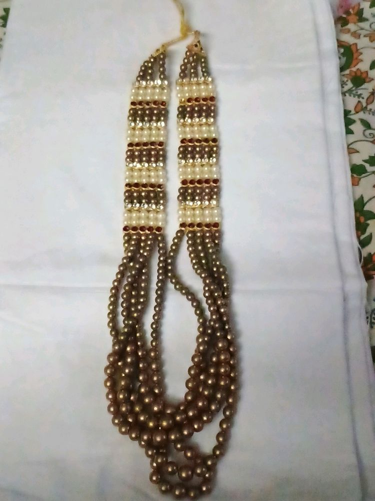 Elegant Layered Pearl Necklace