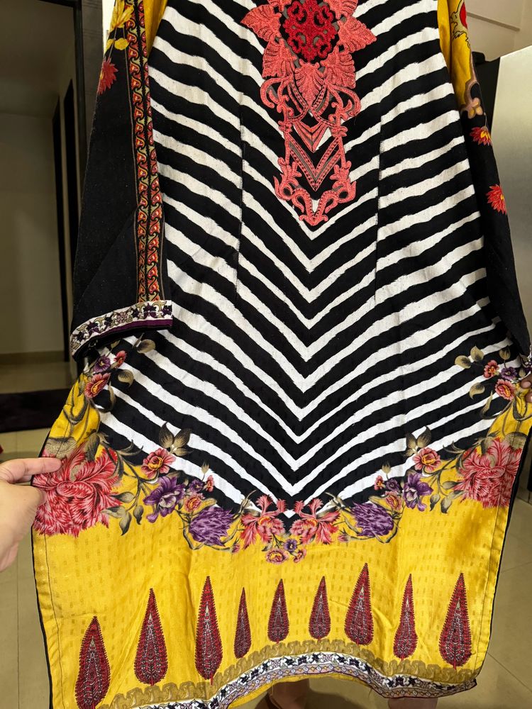 Winter Wear 3piece Suit With Shawl