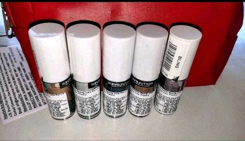 Set of Revolution Eyeshadow 5 Pack