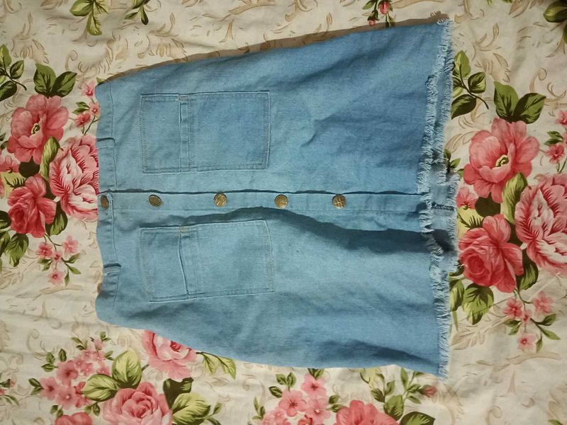 Frayed Hem Denim Mini Skirt