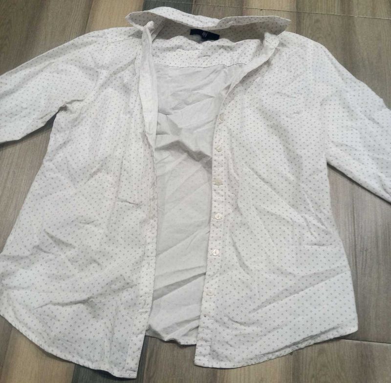 Gap Dotted Button Down