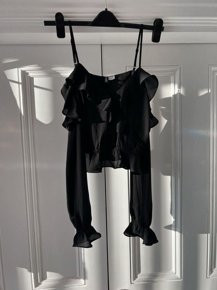 H&amp;M Black Ruffle Top