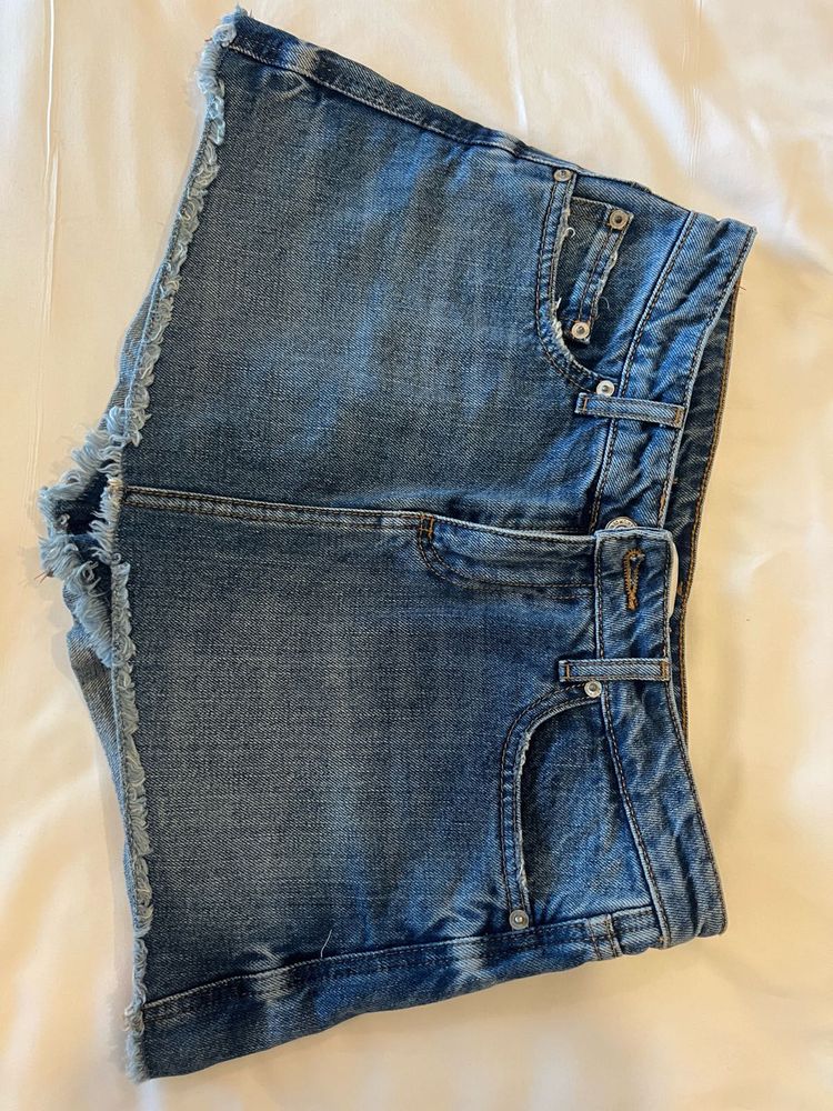Frayed Hem Denim Skorts