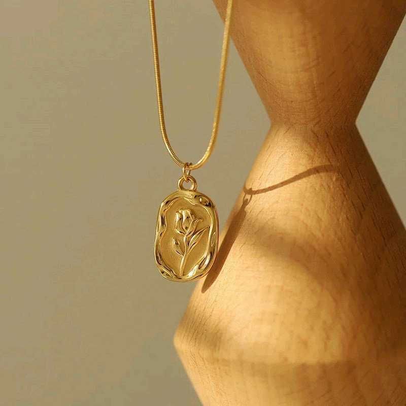 Rose Shaped Gold Plated Chain