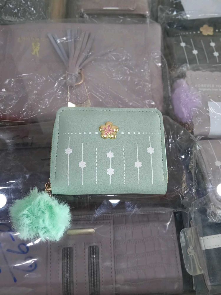 A Pretty Wallet ( Clach) For Girls