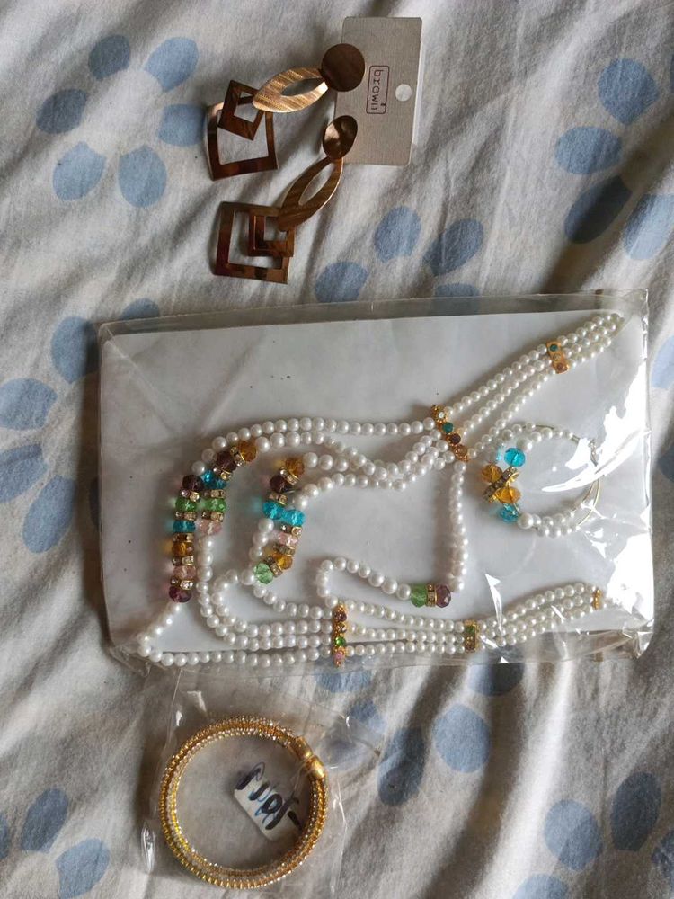 1 Necklace Set, A Pair Of Earrings, Bracelet