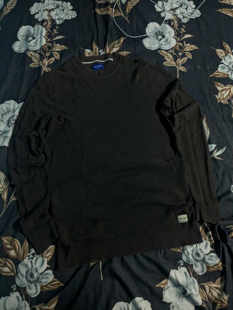 brown 🟤 Sweater j&amp;j