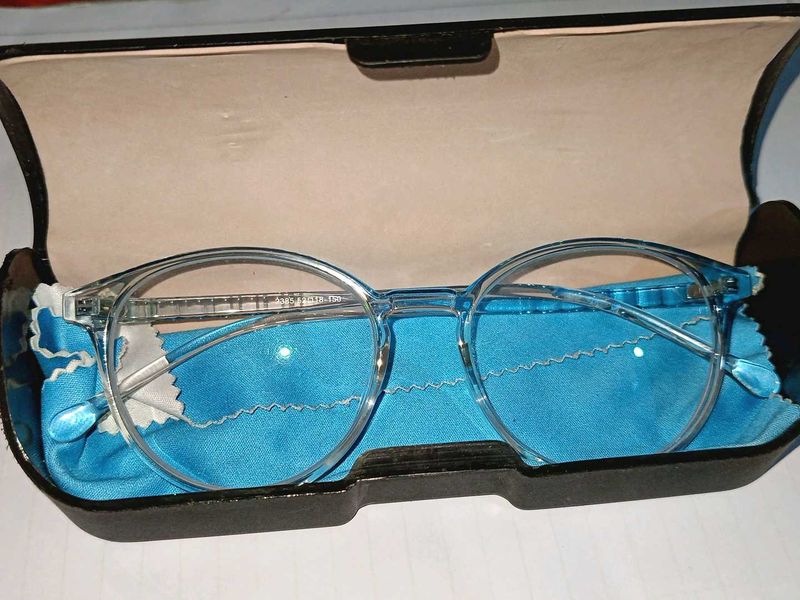 Spectacle