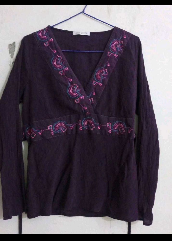 Embroidered V-Neck Long Sleeve Top