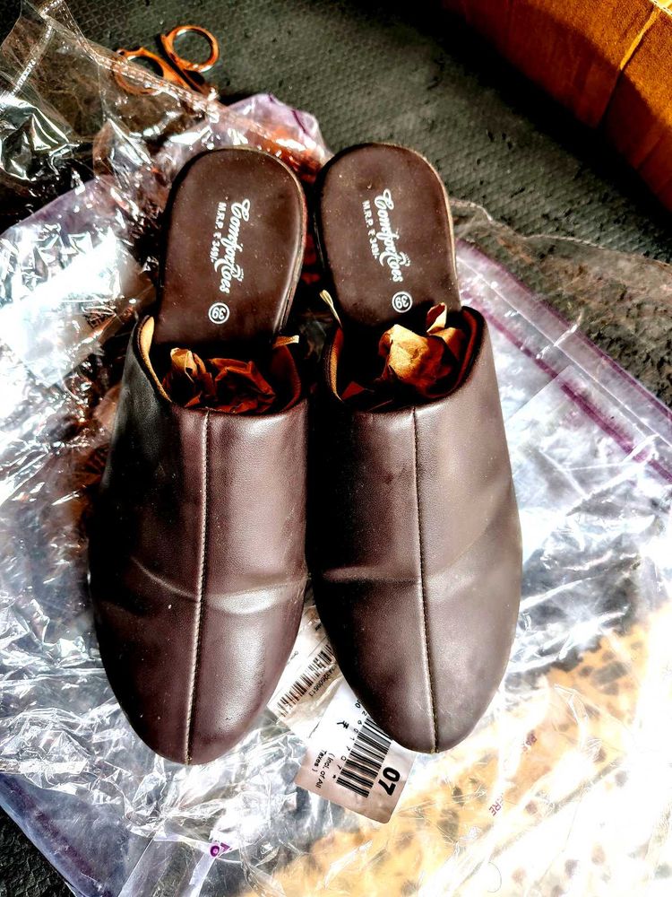 Comfort Coes Flats &amp; Sandals
