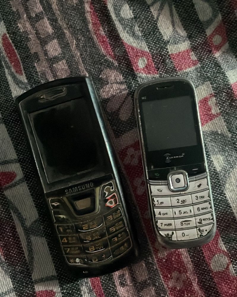 Samsung Nokia 4 Mobile Combo