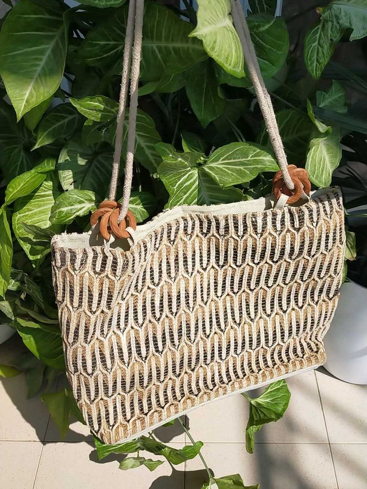 Woven Tote Bag with Wooden Handle Detail