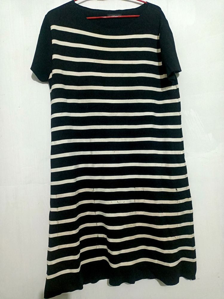 White Black Woolen Long Stylish Top