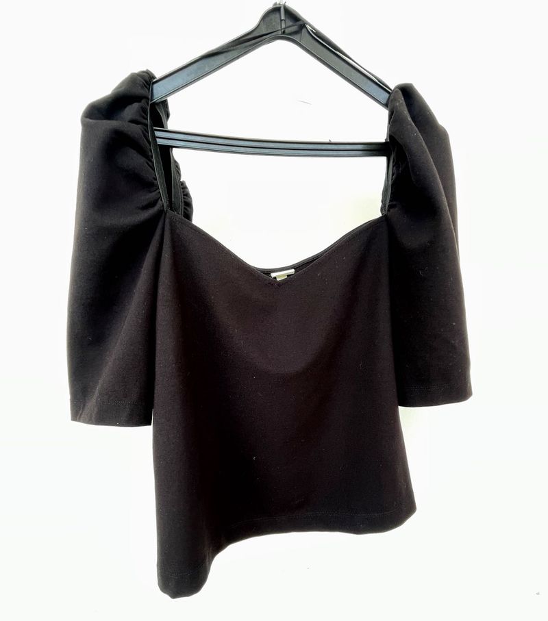 🌈H&amp;M Black Puff Sleeve Top