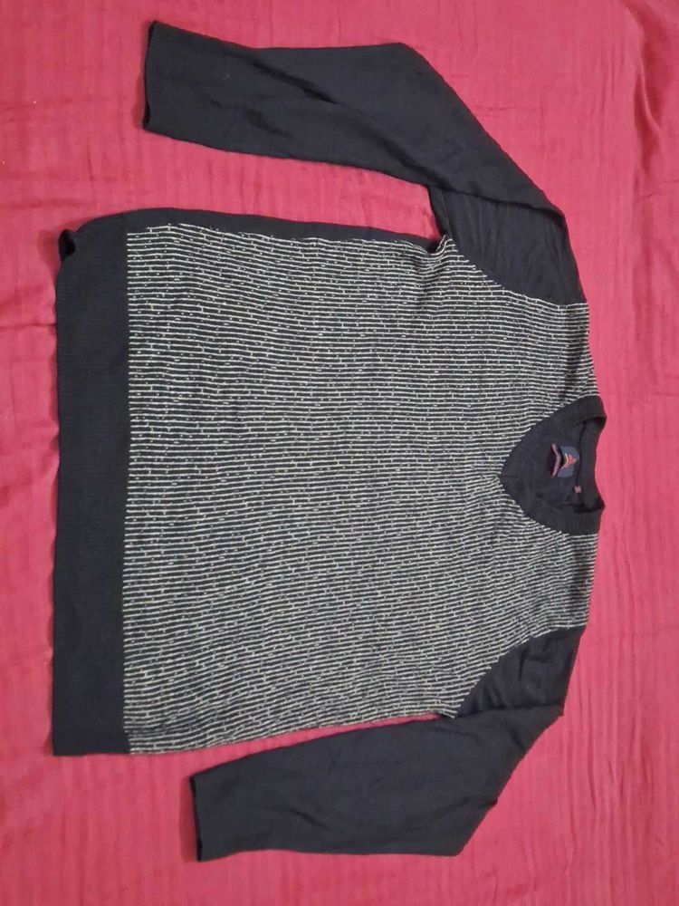 Men&#39;s Long Sleeve V-Neck Sweater