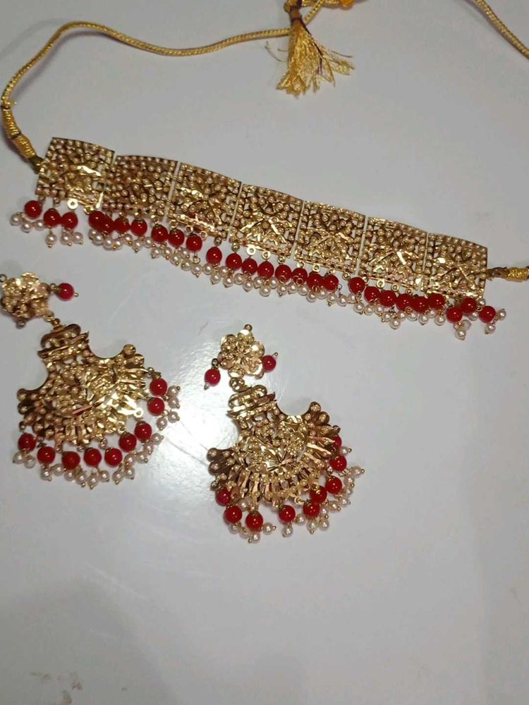 Elegant Gold-Tone Choker Set