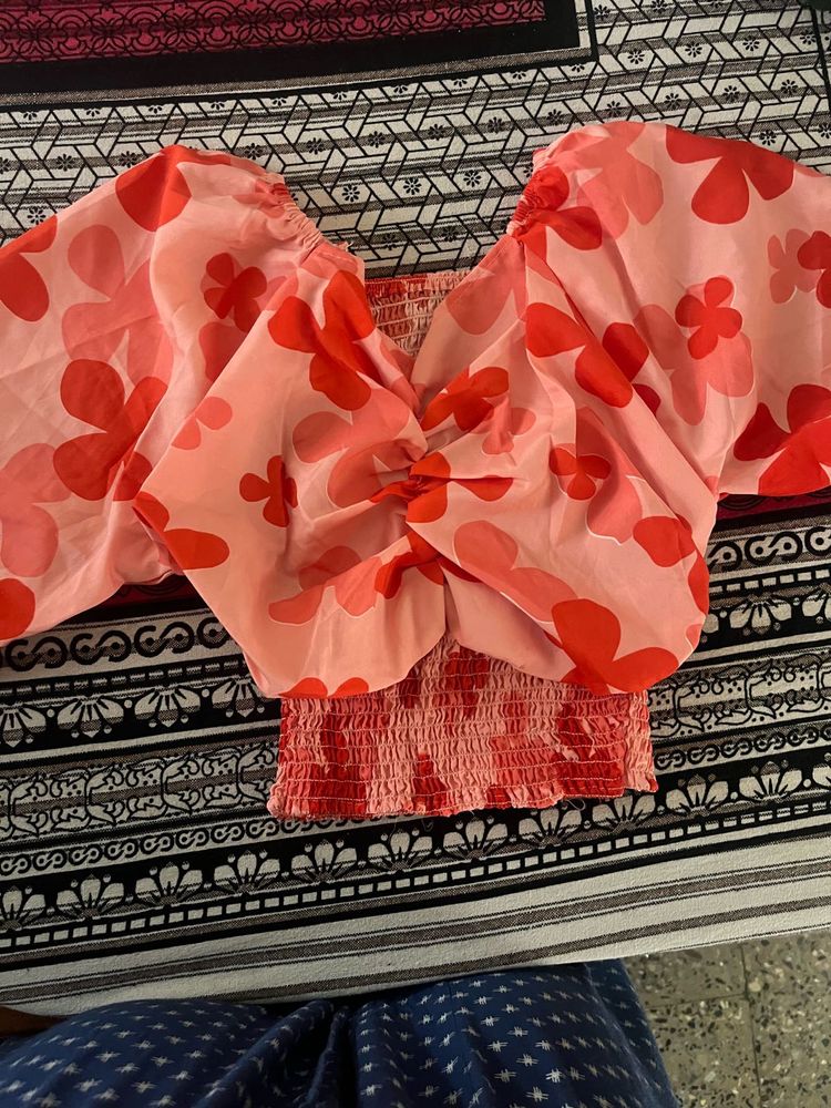 Floral Puff Sleeve Crop Top