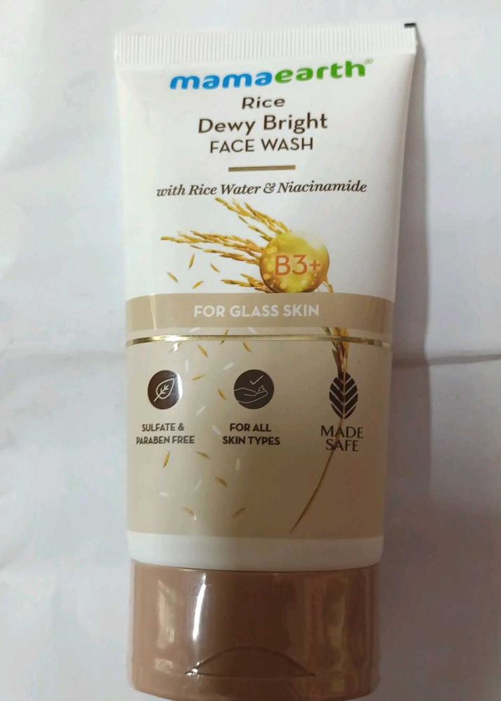 Mamaearth Rice Dewy Bright Face Wash
