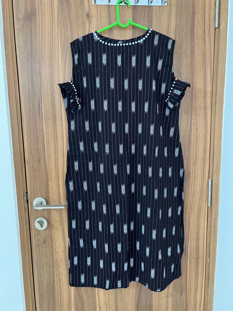 Black Kurta With Pearl Sleeve And Neck Design