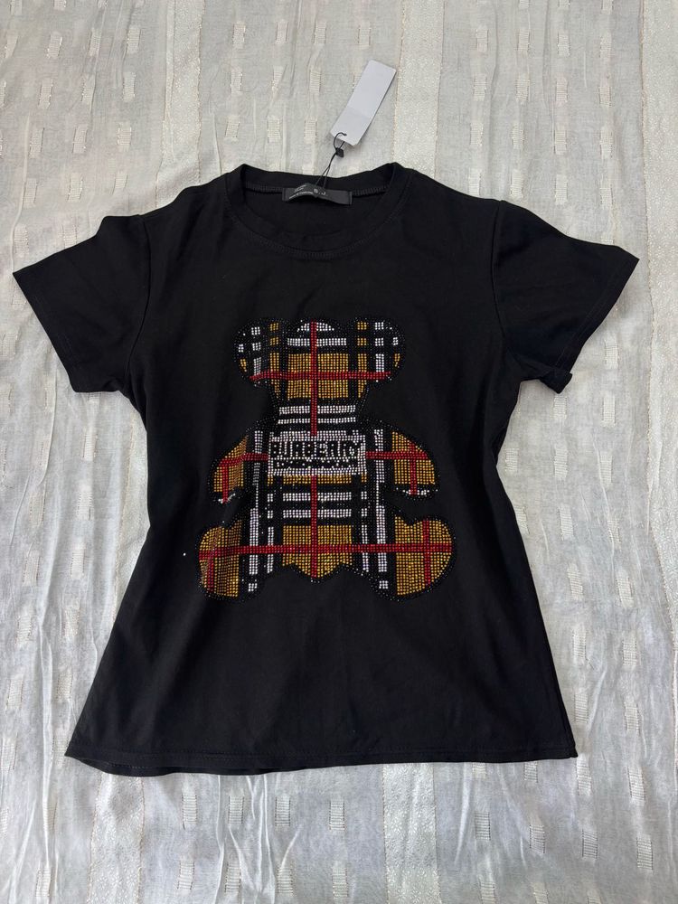 Burberry Graphic Tee - Stylish &amp; Trendy