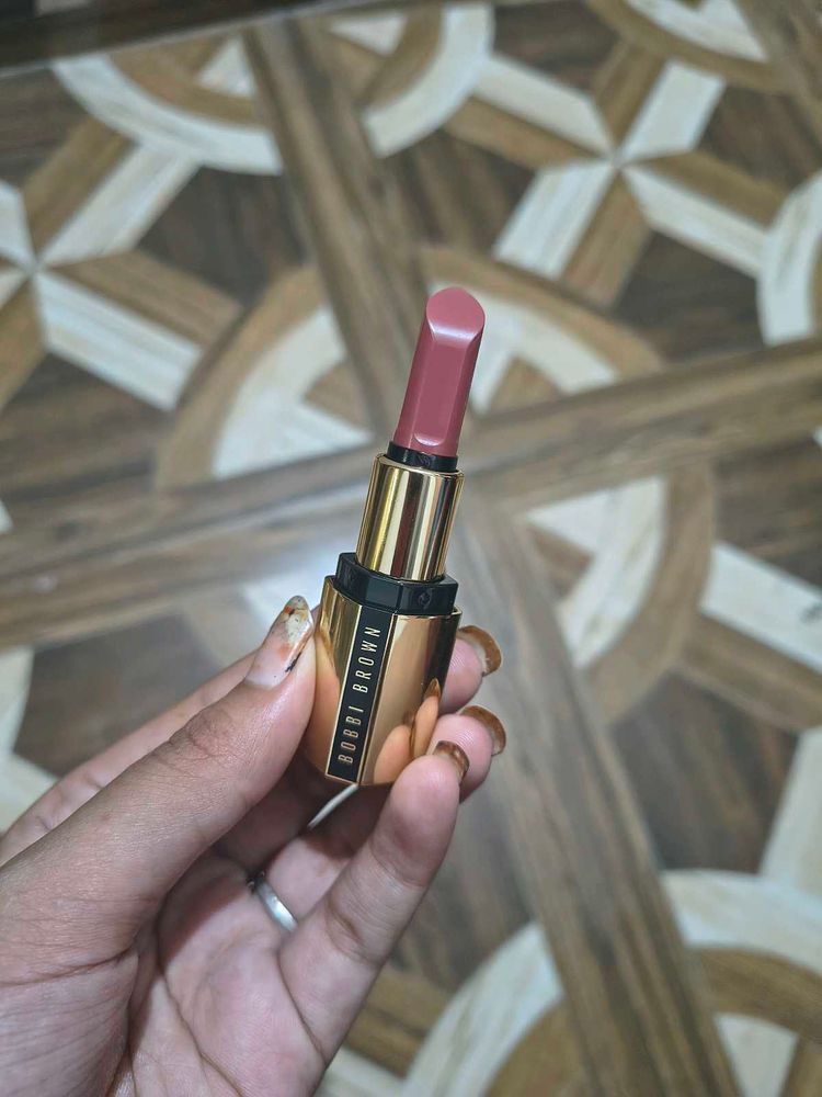Bobbi Brown Lipstick - Nude Reality