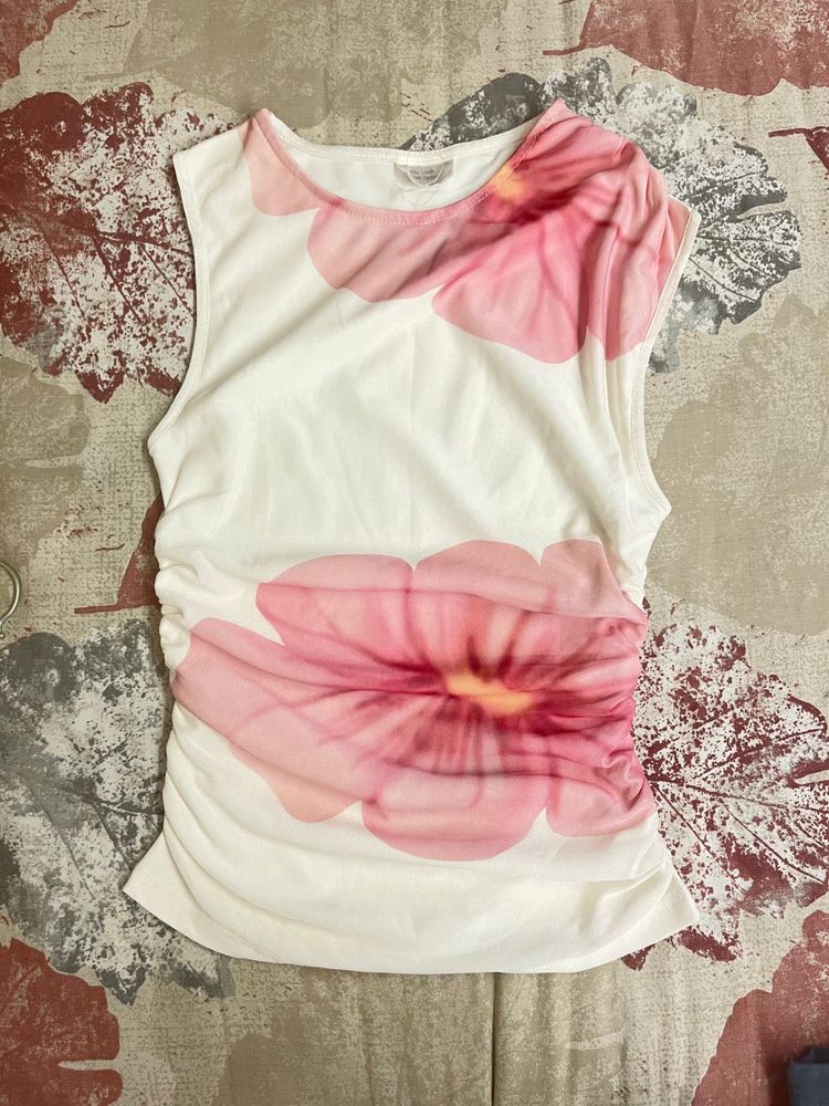 Floral Print Sleeveless Top